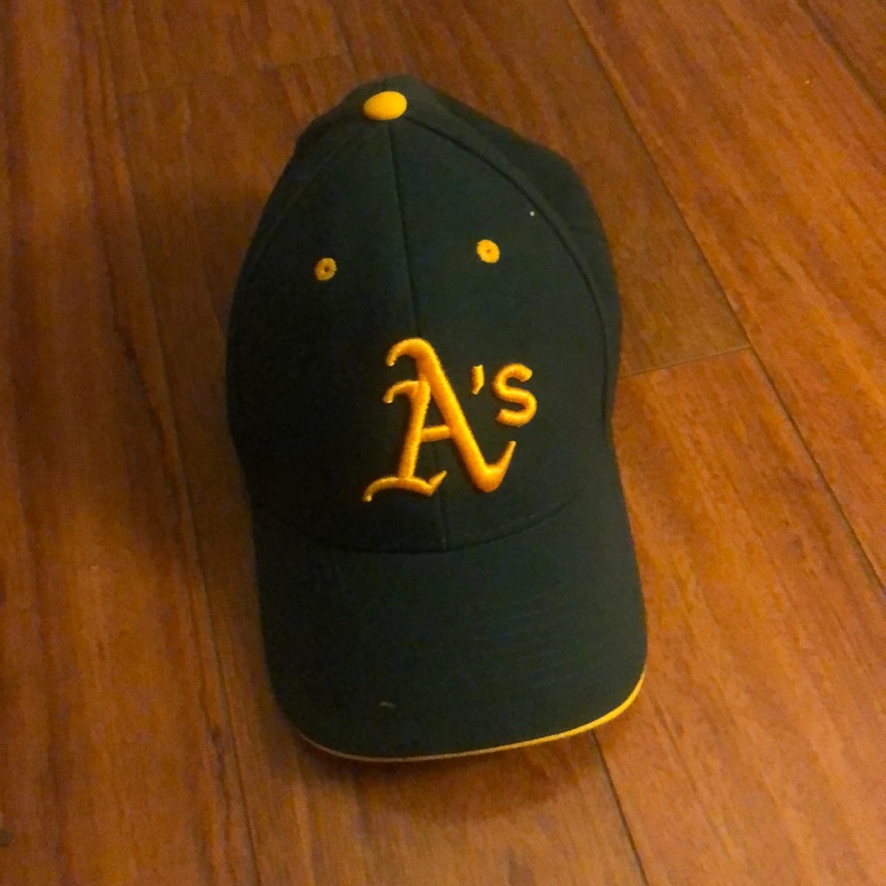 Oakland As women’s velcro back hat